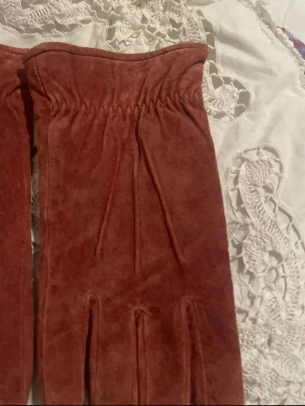 Vintage Woman’s Large Aris 115  Reddish  Suede Leather Gloves Fleece Lined